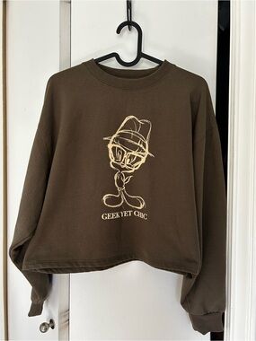 Brown 'Geek Yet Chic' Graphic Cropped Sweatshirt